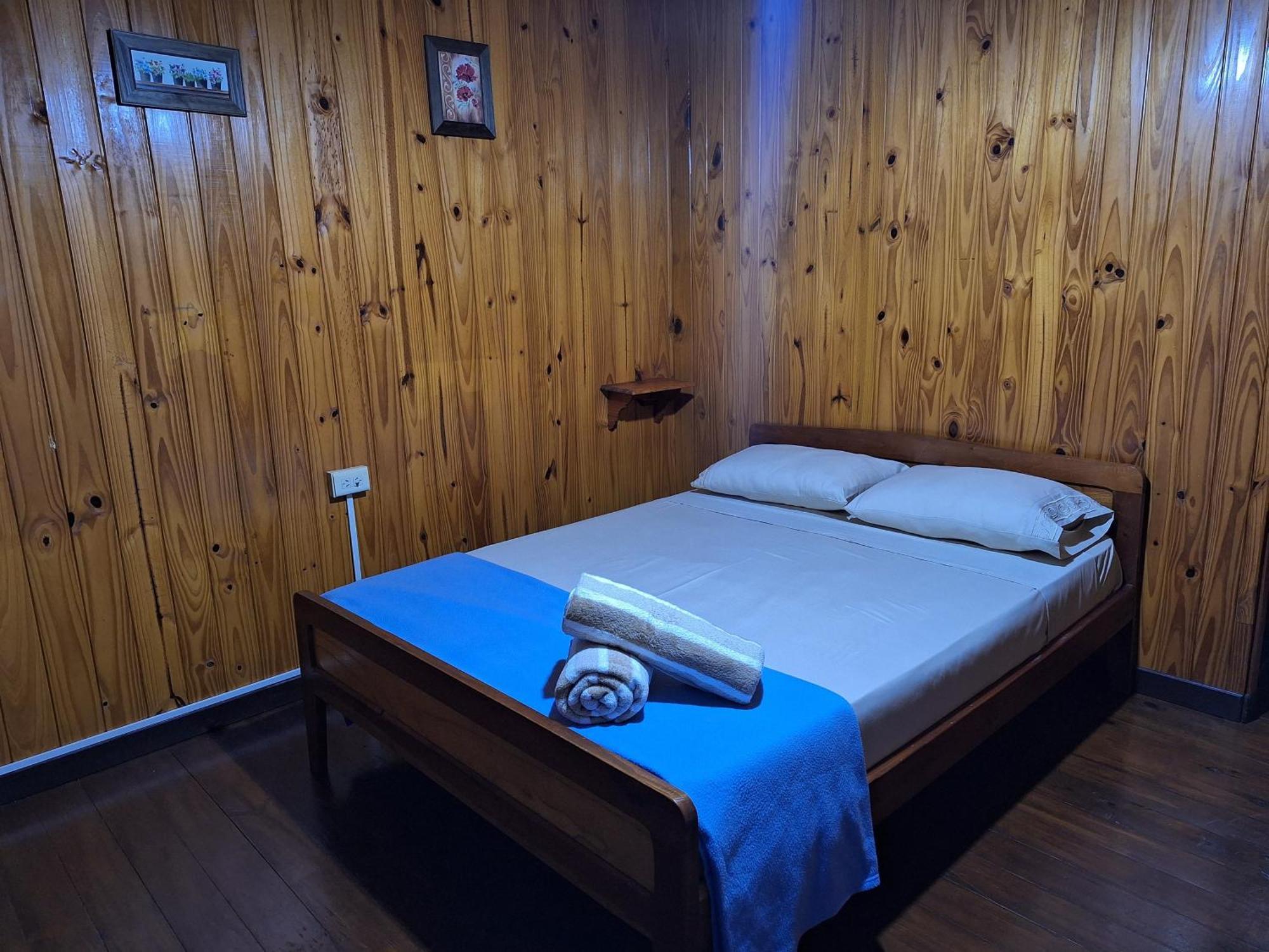 Отель La Casona Пуэрто-Игуасу Экстерьер фото